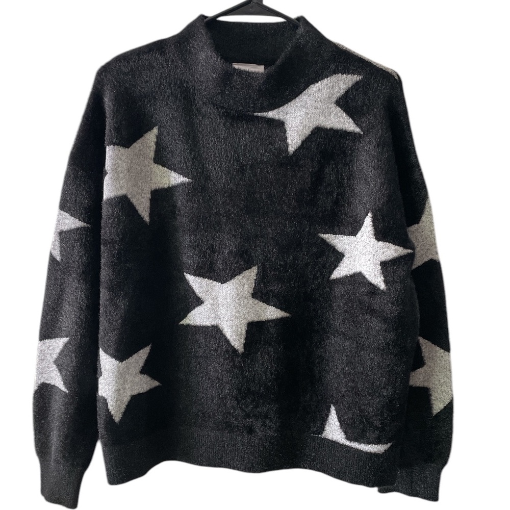 Lola NWT black & gray star sweater